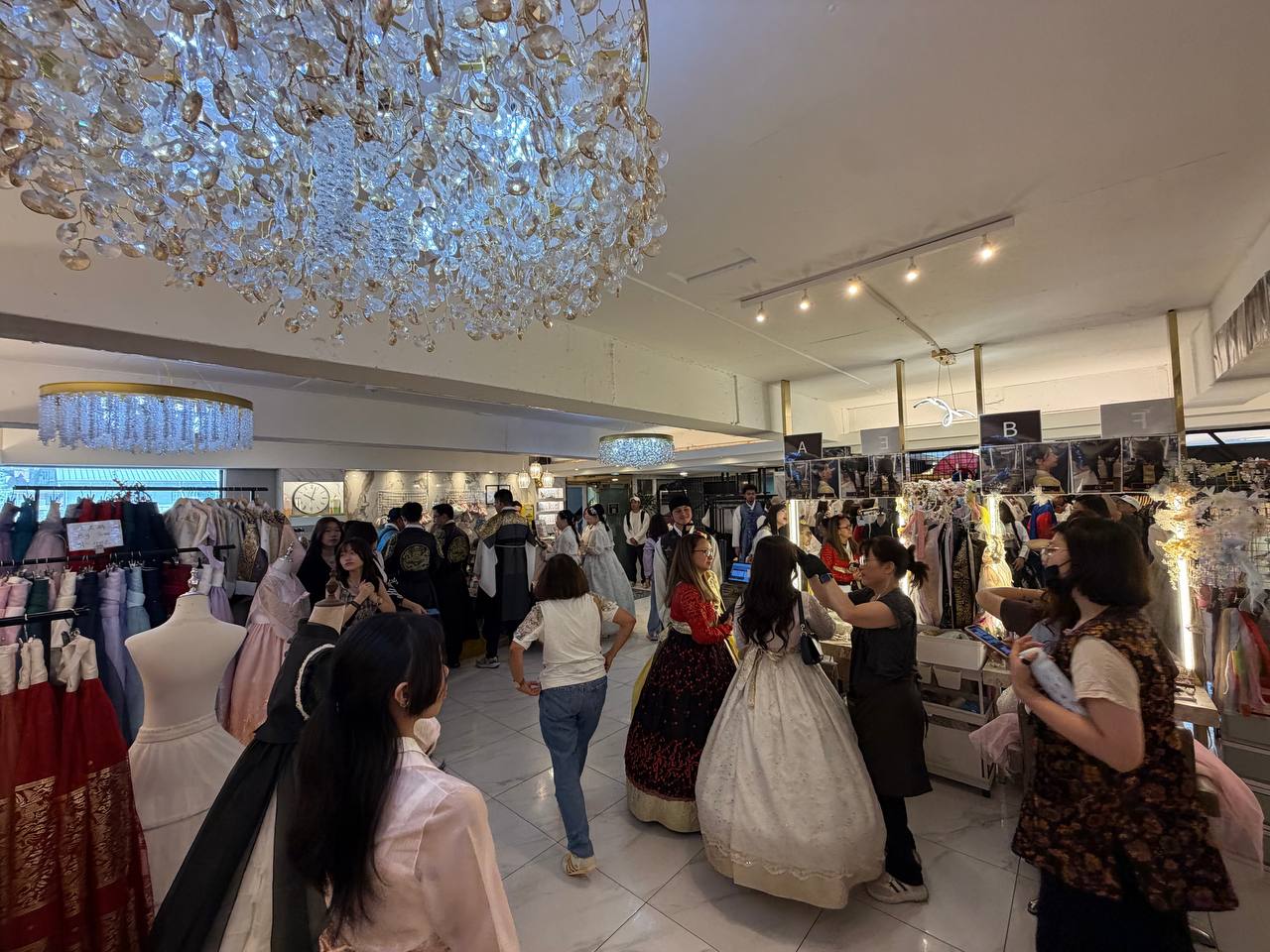 Artist Hanbok shop interior chandelier Seoul Gyeongbokgung