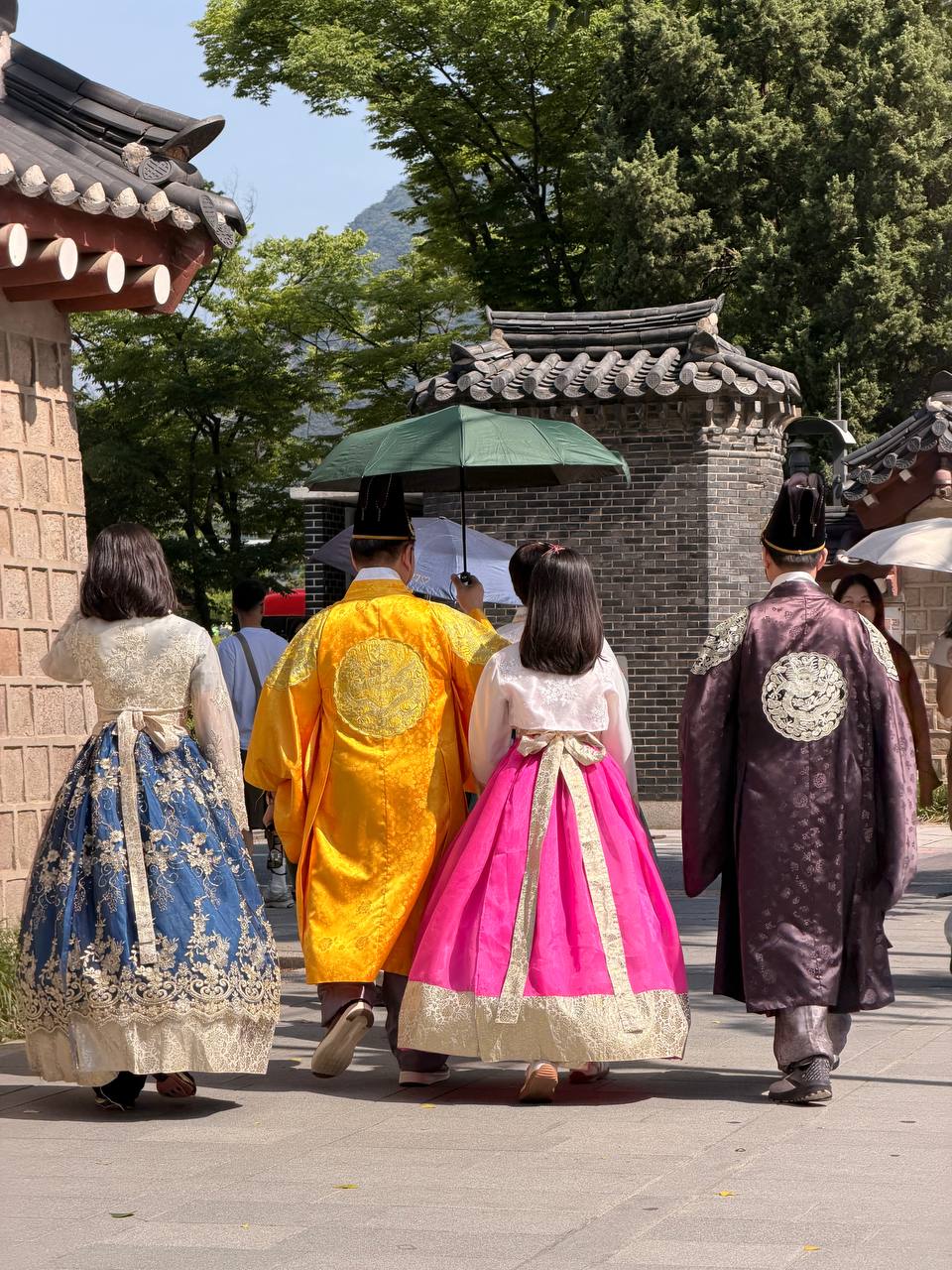 Hanbok family Gyeongbokgung palace gatehouse Seoul