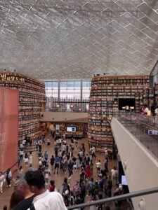 Starfield Library Seoul: Beautiful. Overcrowded. Here’s When to Actually Go.