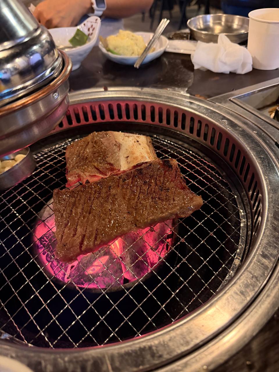 Beef galbi grilling at Hwapo Sikdang