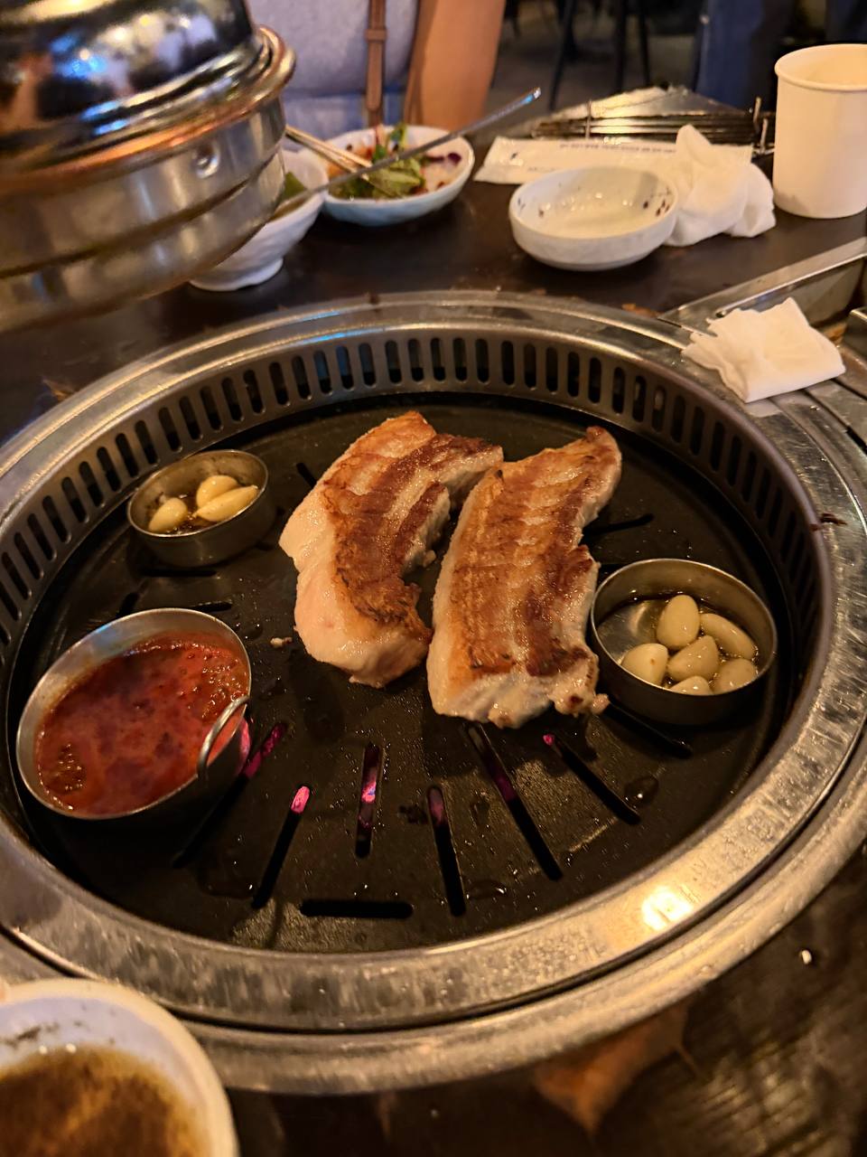 Thick pork belly with garlic at Hwapo Sikdang