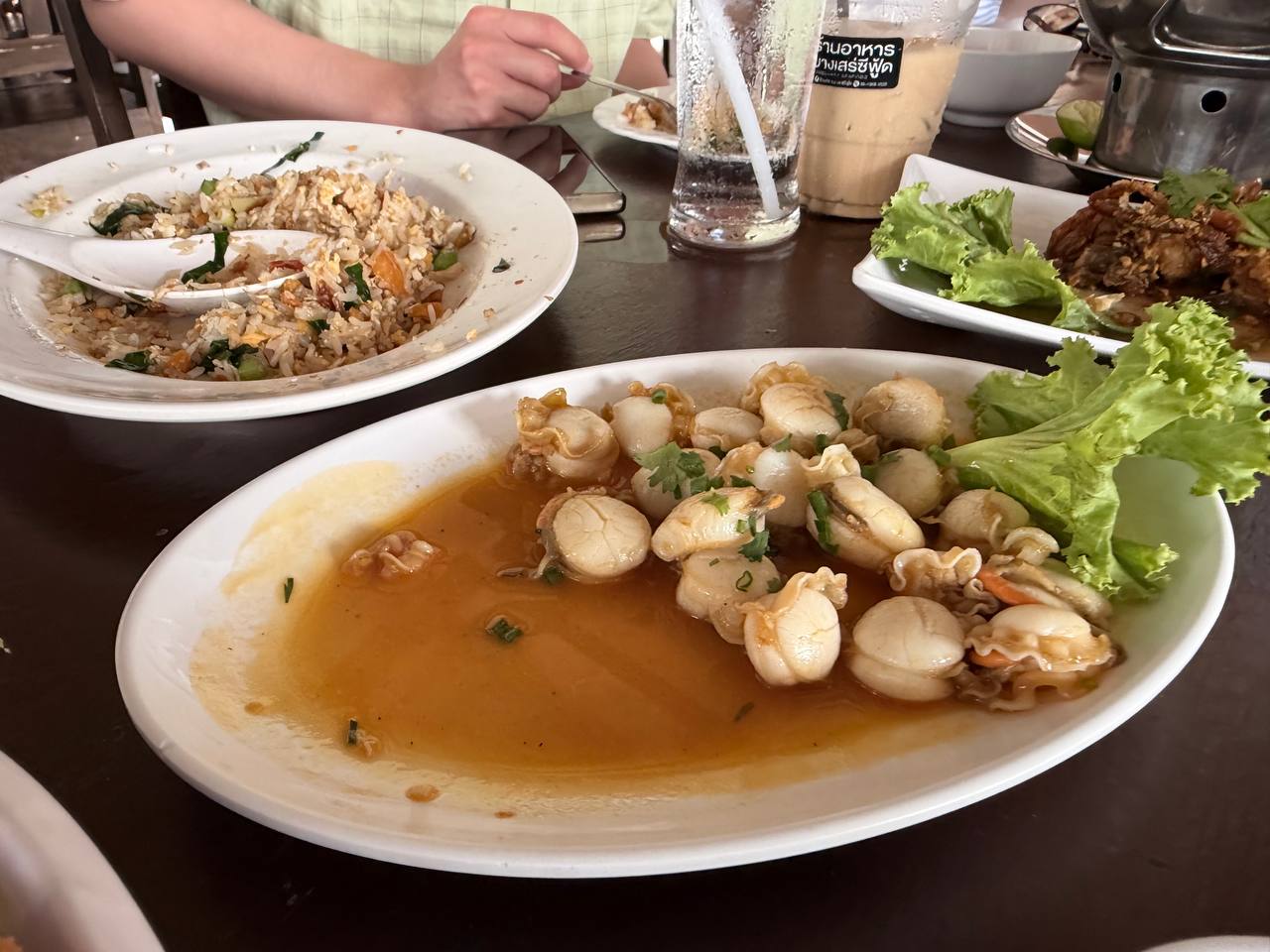 Butter baked scallops หอยเชลล์อบเนย Bangsaray Seafood Bang Saray