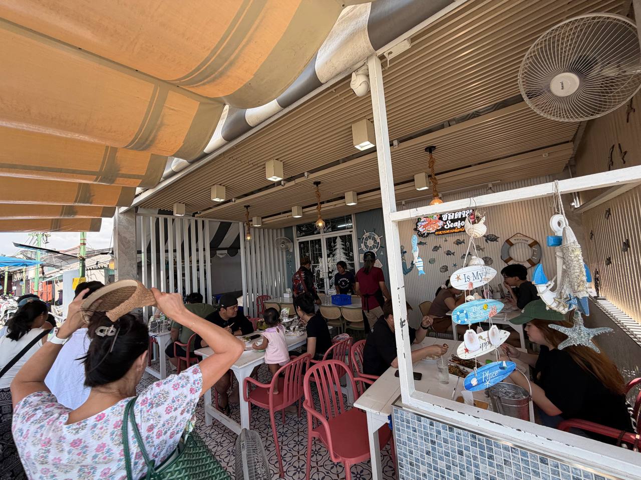 So Tai Seafood restaurant exterior Na Kluea Pattaya