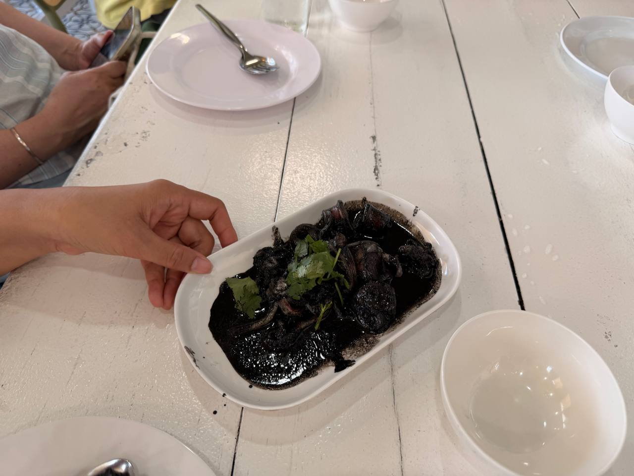 squid ink sauteed squid So Tai Seafood Pattaya
