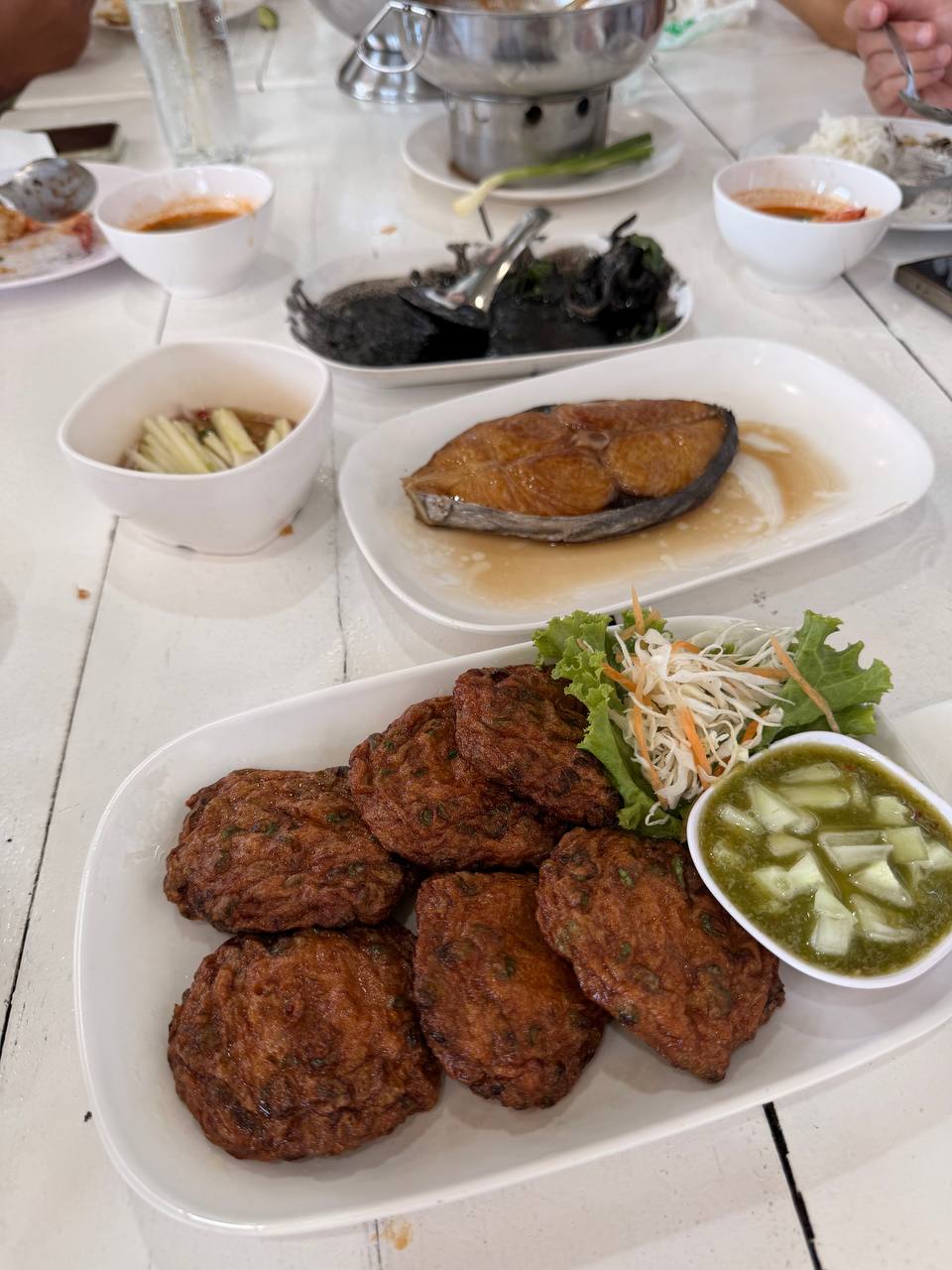 Thai seafood spread So Tai Seafood Pattaya